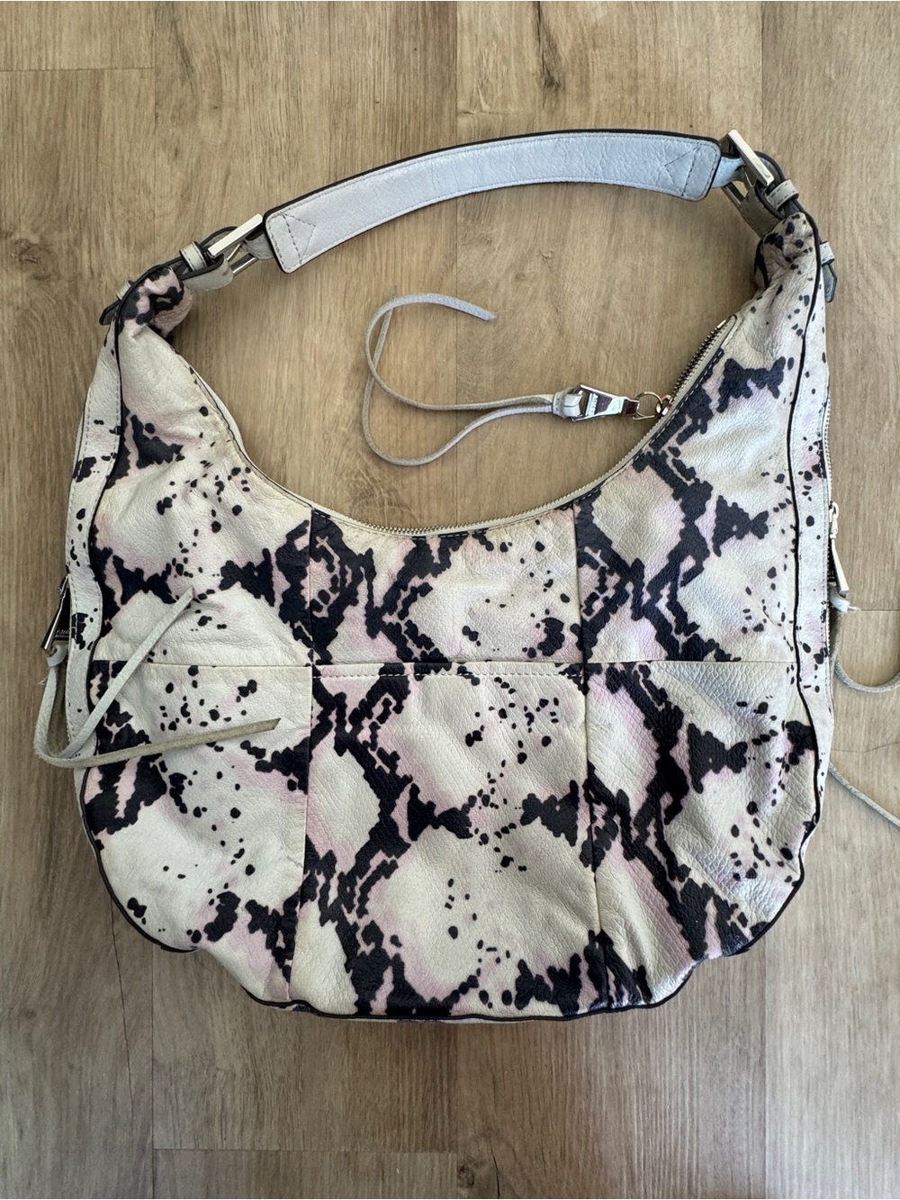 AIMEE KESTENBERG PEBBLE LEATHER HOBO GENNY LAVENDAR SNAKE - Picture 4 of 16
